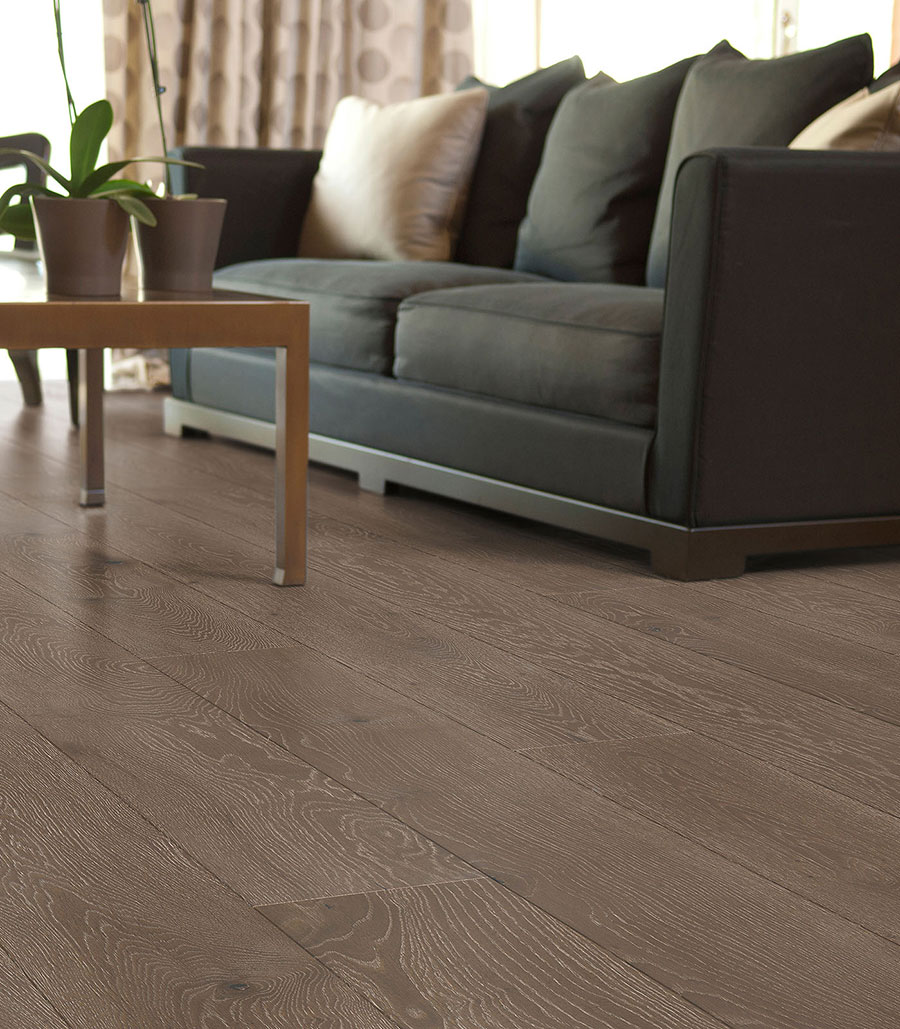 Parquet massif chêne huilé - Chêne massif huilé brossé fume gris 180x20 +<br />
