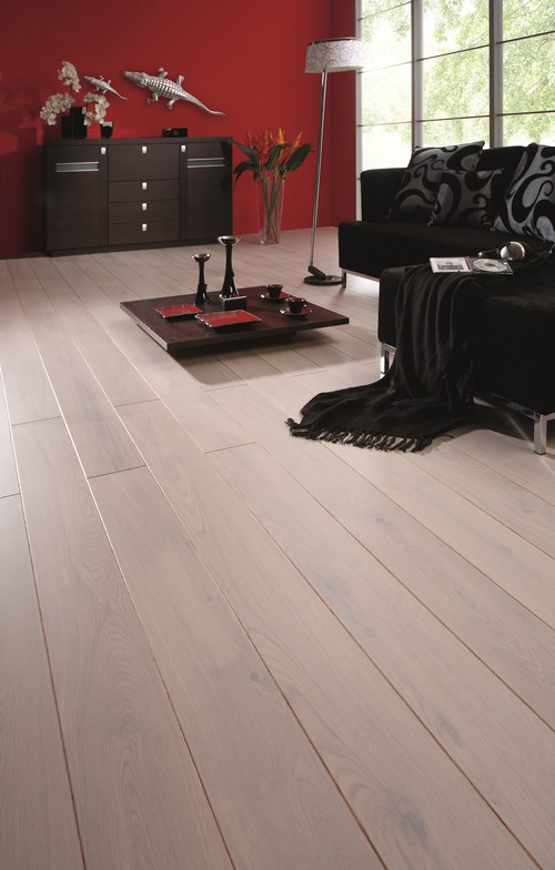 CHENE MASSIF BLANC ANTIQUE HUILE BROSSE 120 X18mm
