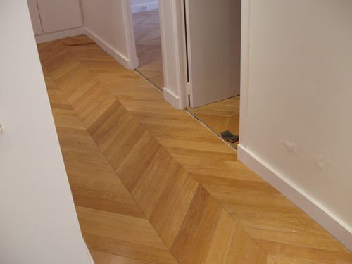 POINTE DE HONGRIE ch�ne massif bross� huil� 90x20x600mm