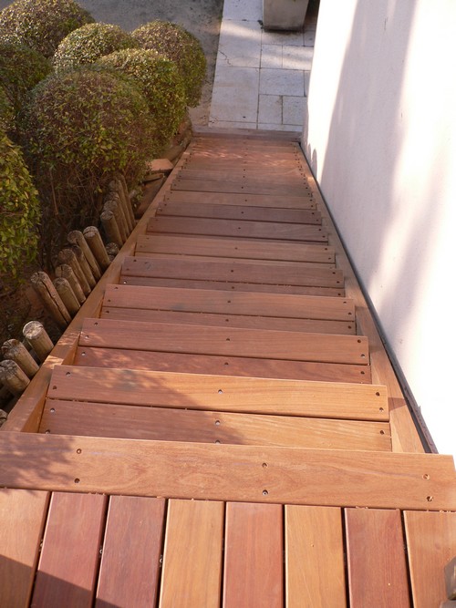 Parquet lames de terrasse en massarandumba brut non huilé.
