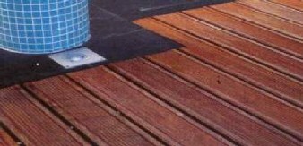 Parquet lames de terrasse avec rainure anti-dérapante style peigne - parquet-huile.com