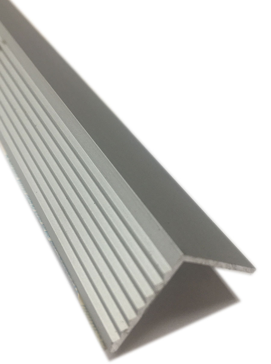 CORNIERE ALU 20 X 20MM X 1130  ARGENTE (22641)