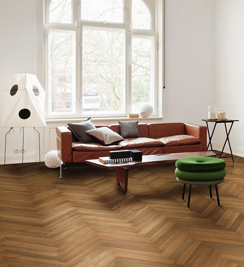 Parquet Flottant Chêne Verni - DABRF387902 - Chene contrecolle baton rompu decoart select sans noeuds verni fume dans la masse lisse 70x10mm (compatible avec sol rafraîchissant) - certifié pefc 70%
