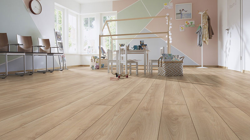 CHENE STRATIFIE DECOART  MAKRO CLAIR - GAMME ST TROPEZ - 1845mmX188mmX12mm - Certifié FSC Mix Credit