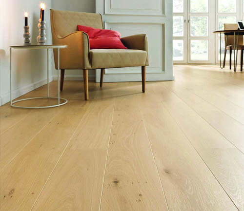 Parquet Flottant Chêne Verni - HARO8531216 - Contrecolle haro- chene blanc clair markant- a l'ancienne- serie 4000-5g- brosse 2v-permadur - certifié pefc 70%