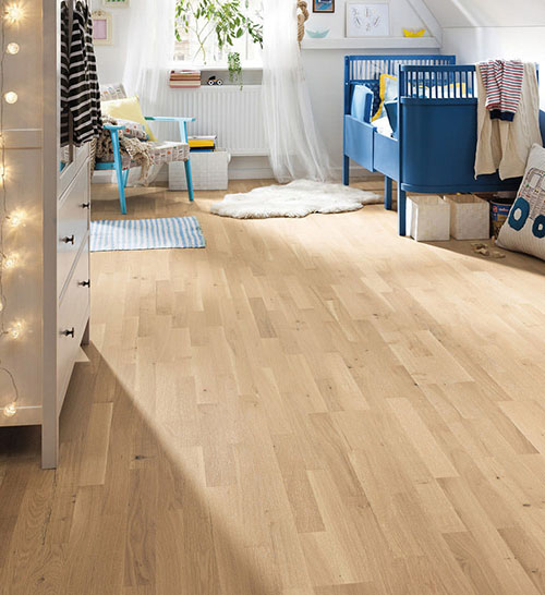 Parquet flottant chêne verni - Chene contrecolle a l'anglaise verni brosse blanc clair family- serie 4000 - certifié pefc 70%