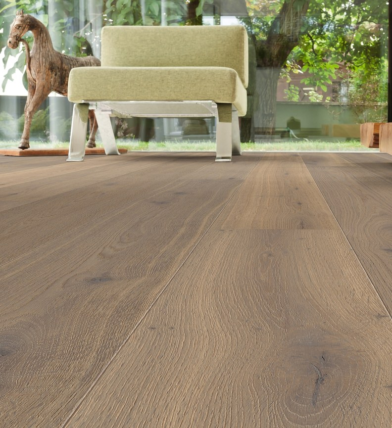 Parquet Flottant Chêne Verni - HARO8538940 - Chene contrecolle chene fume leger blanc puro sauvage brosse-planche large a l'ancienne- serie 4000- naturalin- 4v<br />
<br />