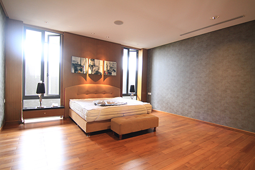 Parquet contrecollé, ou flottant, en teck