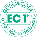 Premibel Parquet privilégie depuis la création des étiquettes « Émissions dans l‘air intérieur » la catégorie EC1 en priorité, jusqu‘au point d‘atteindre aujourd‘hui la catégorie EC1+ pour sa colle C900 et C901 et EC1 pour ses sous-couche DINACHOC S801