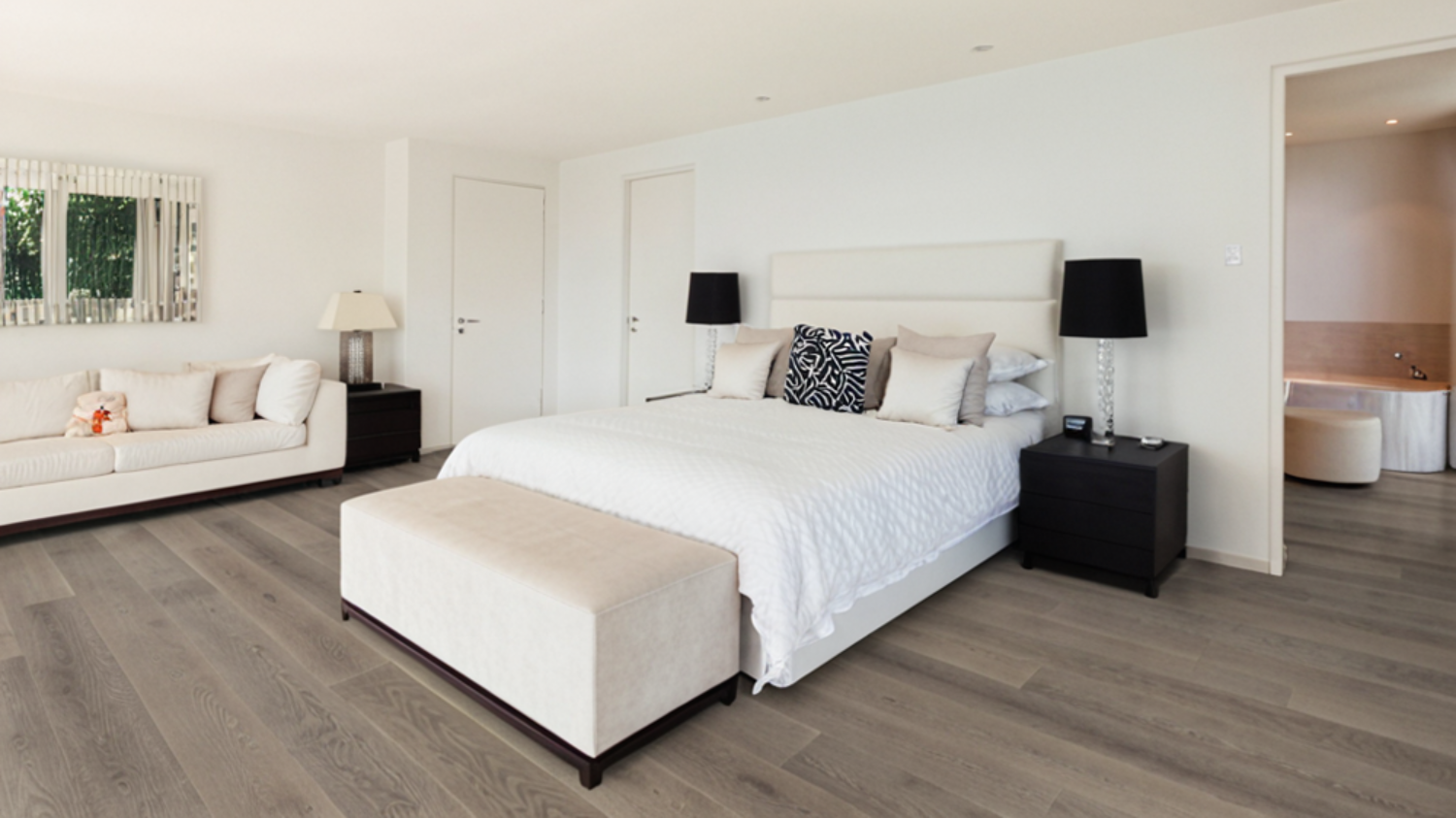 Parquet flottant chêne huilé - Chêne contrecolle rustique huilé brossé lacanaux - 145x14.2x l1820mm<br />
