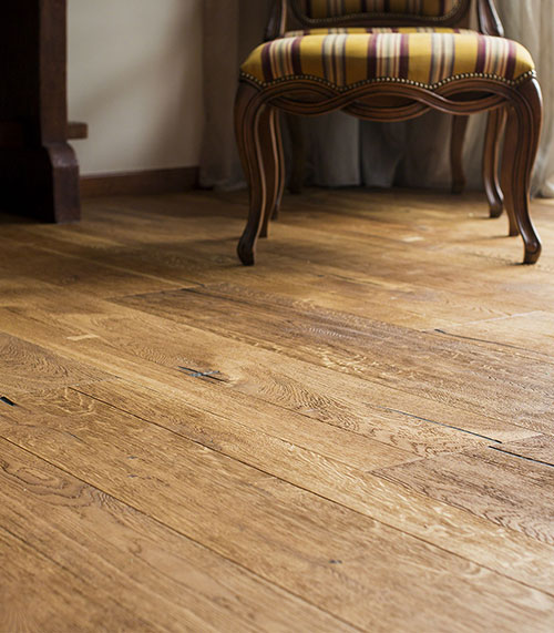 Parquet Flottant Chêne Huilé - CHENF2690 - Chene contrecolle new etna rustique huile uv fume brosse a la main aspect 3d clipsable go-4 190x15/4x 950-1900mm
obligatoire : application d'huile-cire dès la 1ère utilisation