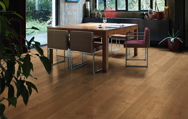 Parquet Flottant Chêne Huilé - HARO528682 - Contrecolle chene markant (très peu de noeuds) serie 4000 5g - planche large a l'ancienne-brosse 4v- naturalin+ - certifié pefc 70% - lot de 72.91m² - uniquement visible sur pantin