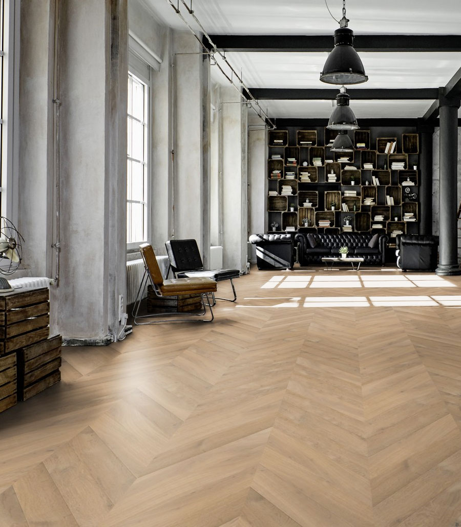 Parquet flottant chêne verni - Point de hongrie contrecolle verni brosse invisible pr bis  newcastle 125x15x780mm - 4mm de couche d'usure certifi? fsc? 100 %