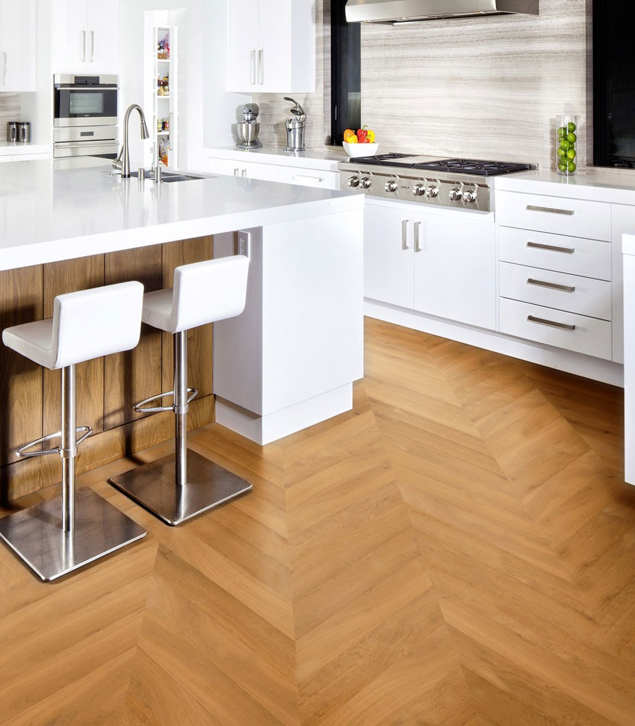 Parquet flottant chêne verni - Point de hongrie contrecolle verni brosse naturel pr bis cheltenham 125x15x780mm - 4mm de couche d'usure certifié fsc 100 %