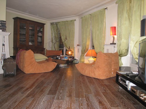 Parquet massif chêne huilé - Ch?ne massif thermo-traite fume huil? ceruse blanc 160x20mm - prix pour le lot de 121.44m?
obligatoire : application d'huile-cire d?s la 1?re utilisation