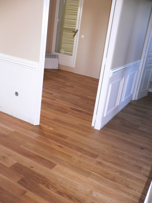 Parquet massif chêne huilé - Chene massif huile brosse rustique miel 90x20,4x500-900mm certifié fsc 100 %<br />
