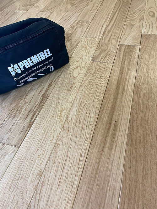 Parquet massif chêne verni - Chene massif  (sans noeuds) pr verni mat 70x14x300-700 go 4 