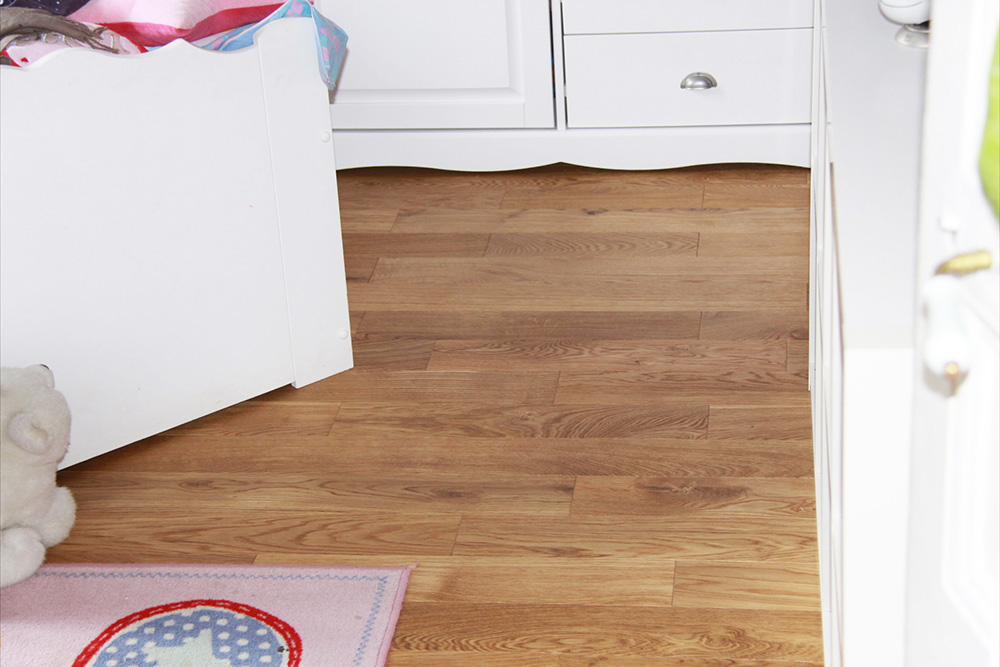 Parquet massif chêne verni - Chene massif verni brosse rustique 70x14x350 -  certifi? fsc 100 %