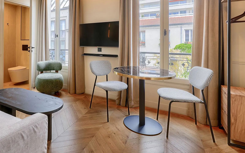 Parquet massif chêne verni - Point de hongrie verni brosse rustique palace  92x15x510mm - certifié fsc 100 %