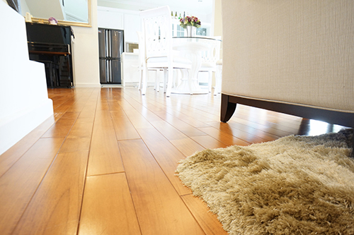 Parquet massif exotique verni - Teck massif verni noblesse&nbsp; 70x15 mm