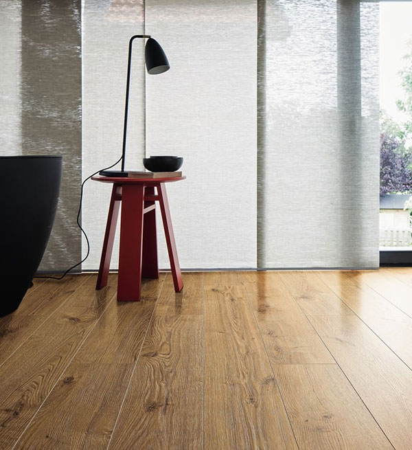 Pourquoi choisir un parquet à lames larges XXL : esthétique et espace ?