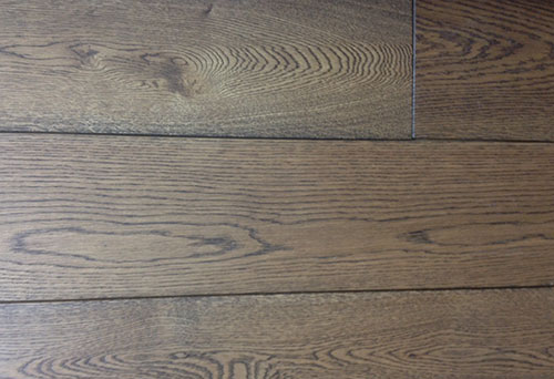 Parquet massif chêne verni - Chêne massif authentique fumé verni brossé 180x20mm 