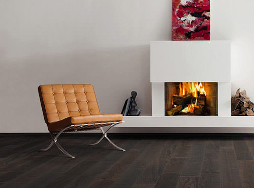 Parquet contrecollé chêne verni - Chêne contrecollé monolame verni noir étincelant brossé rustique 145x14.2x605-1825mm go4 - lot fin de serie 33.18m²
disponible uniquement a pantin