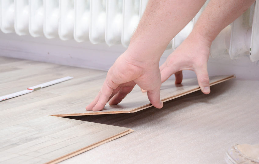 Les étapes de pose d’un parquet flottant clipsable Le Blog Premibel Parquet