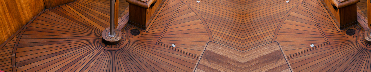 PARQUET MASSIF EN PONT DE BATEAU